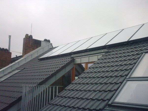 Verbaute Photovoltaikanlage durch Dachdecker
